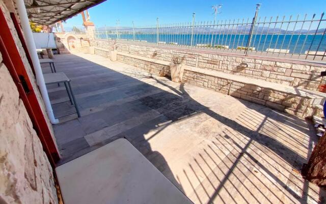 EndlessSunrise (3) Apartments by the sea