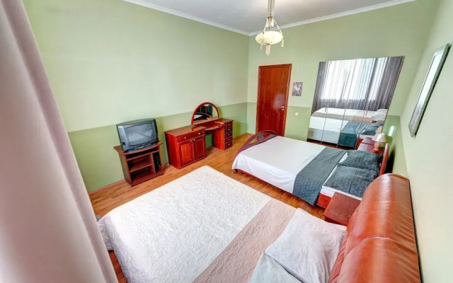 Apartments on Klovs'kyi