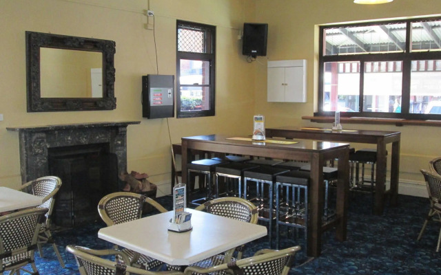 Maclean Hotel