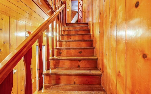 Crockett Retreat 4 Bedroom Home