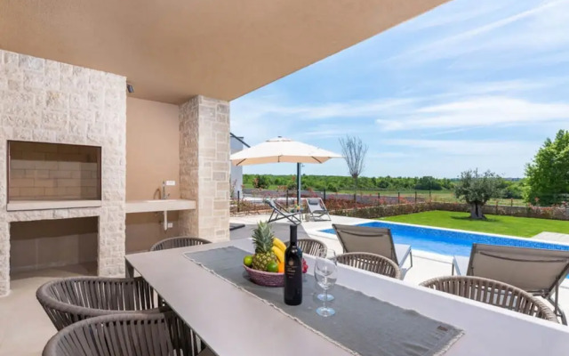 Villa Mahalo Modern Retreat