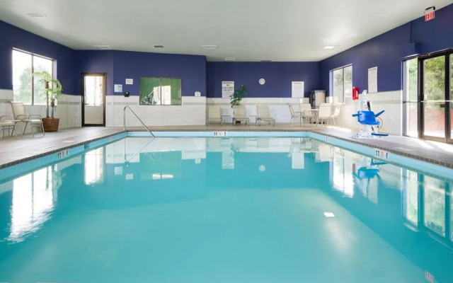 Holiday Inn Express Louisville Northeast