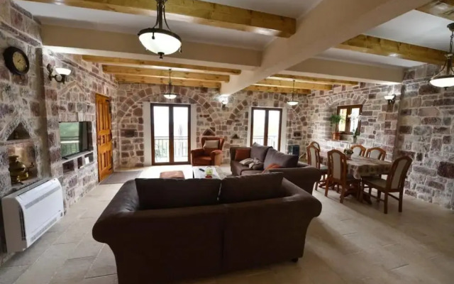 Old Stone House Villas