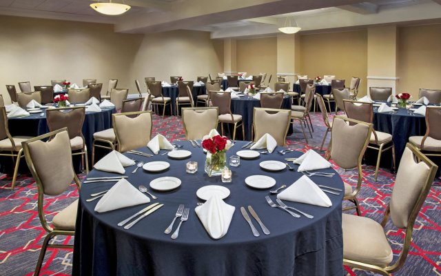 Best Western Premier Plainview-Long Island Hotel
