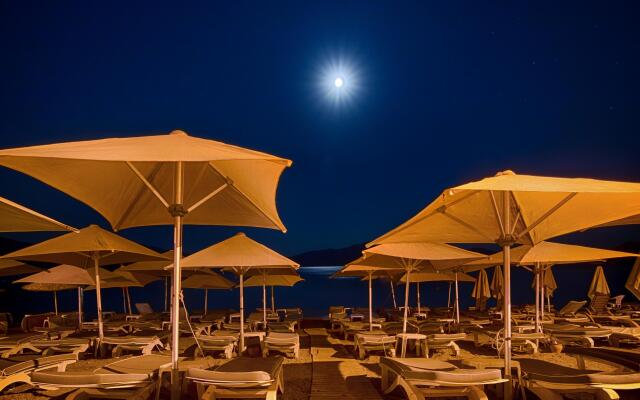 Romance Beach Hotel