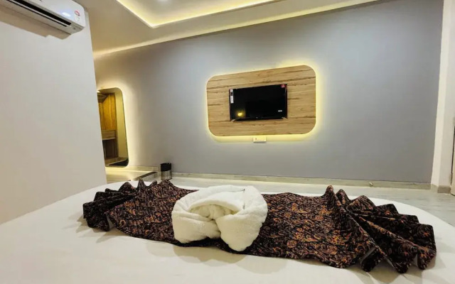 The Lavish Stay