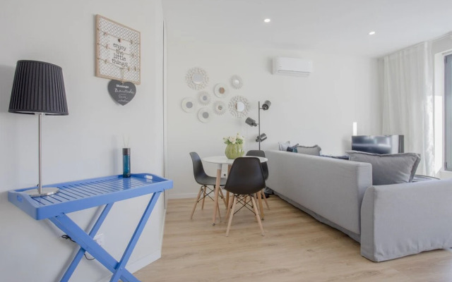 Liiiving | Bright Light Studio