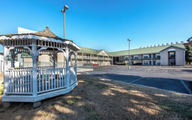 Colonial Crest Condo Unit #113