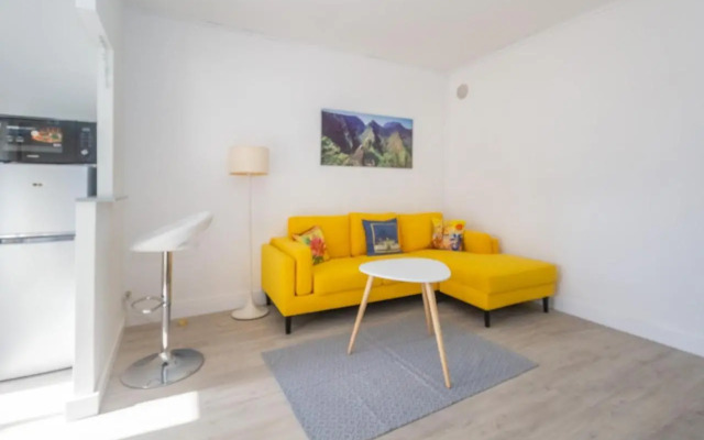 Montreuil - joli T2 refait à neuf centre-ville de Saint-Denis