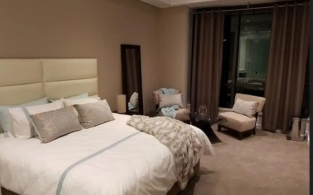 Sandton Skye Apartment - 616