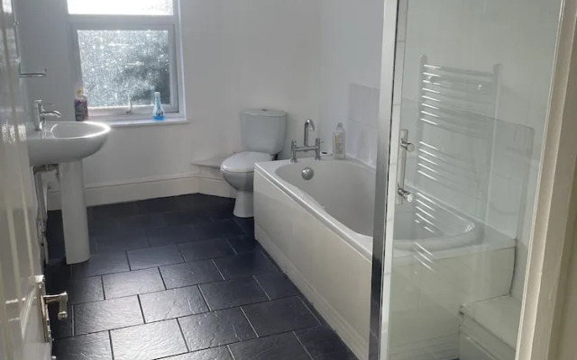 Immaculate 3-bed House Near Stokes Croft Bristol