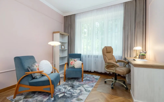 Mickiewicza Apartment Cracow by Renters