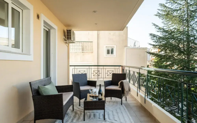 3BD Apt Next to The Ellinikon