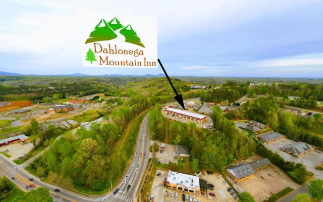 Dahlonega Mountain Inn
