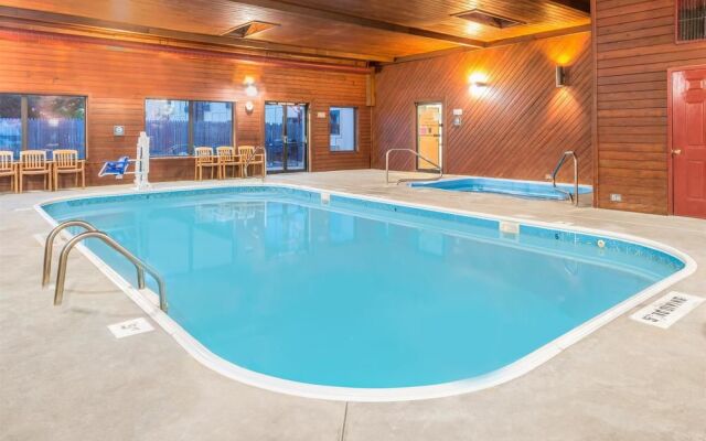 Days Inn Pontoon Beach