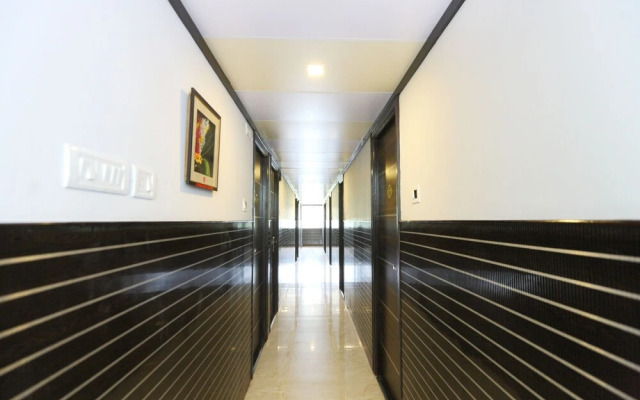 OYO 15857 Saibala Budget Hotel