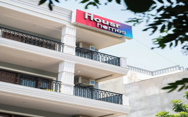 Housr 1 RK Apartment Sec 28 Gurgaon Mega