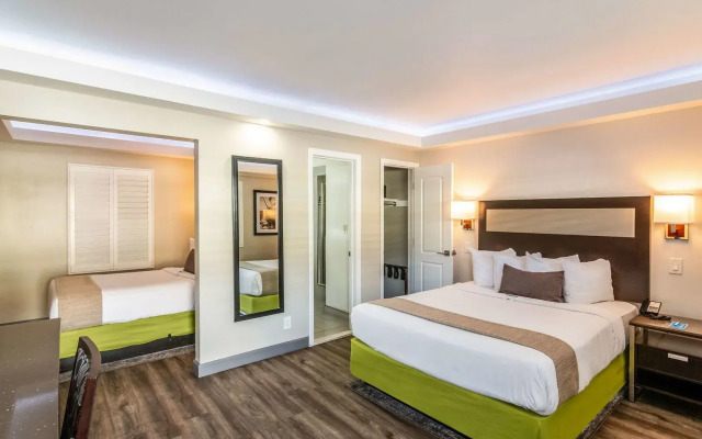 Inn at 50 at Long Beach Convention Center