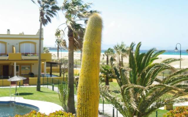 Livingtarifa - Apartamento piscina frente mar