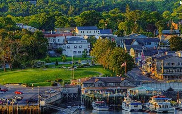 Acadia Ocean View Motel