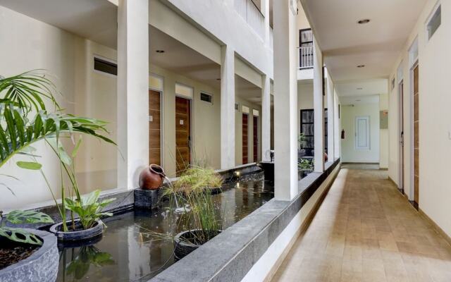 OYO 90629 The Home Srengseng