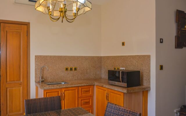 BurNas Beach & Apartments