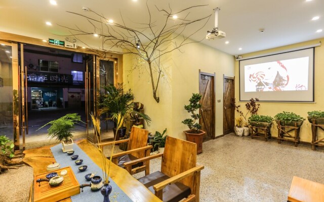 Jiaxing Pu Art Inn