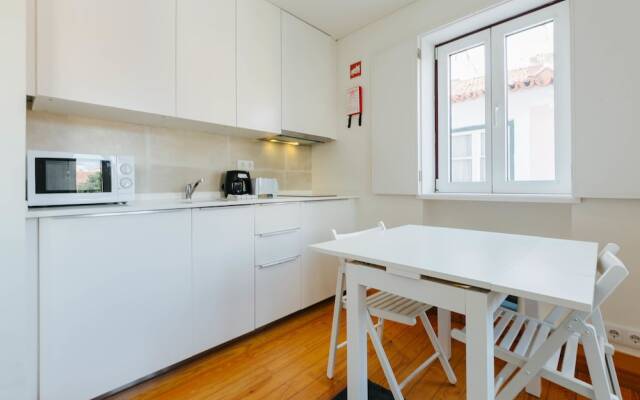 Rent4Rest Mouraria Lisbon Apartments