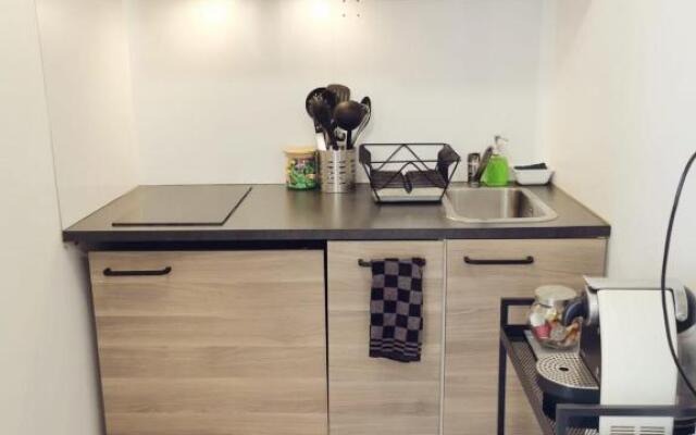Suite Athéna - Melun gare RER - Balcon et parking