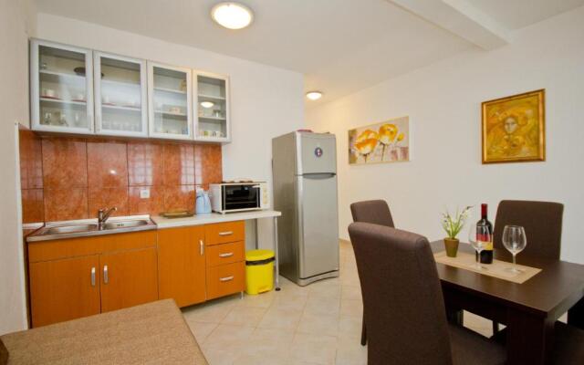 Apartments Dora