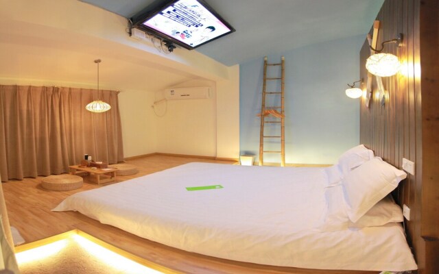 Wuyishan Old Street Riverside Hotel