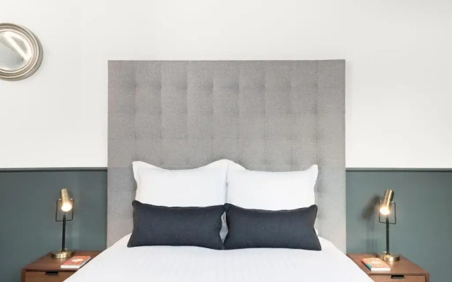 Luxury AC 3 Bedrooms Le Marais I by Livinparis