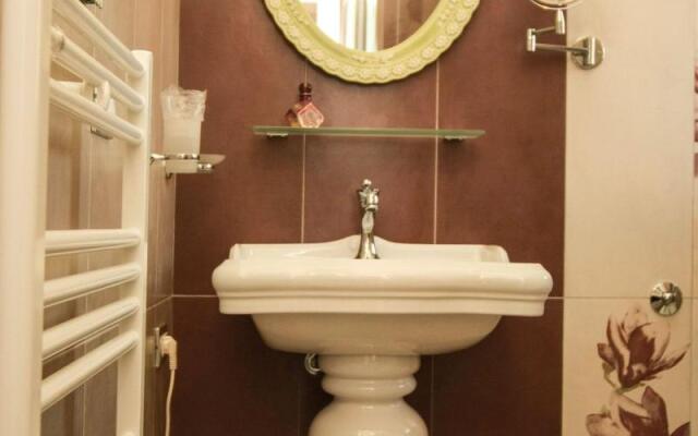 Alexander Art Nouveau Suites