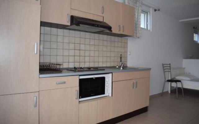 Alexandros Apartments