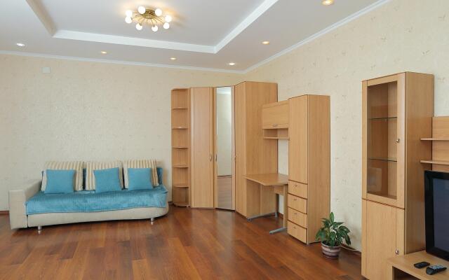 Vgosti на улице Батурина