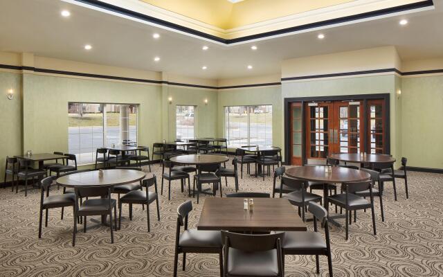 Holiday Inn Grand Rapids Airport by IHG