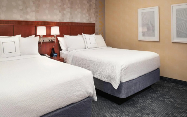 Courtyard by Marriott Chicago Deerfield
