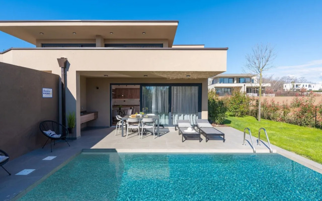 Villa Apartment With Private Swimming Pool
