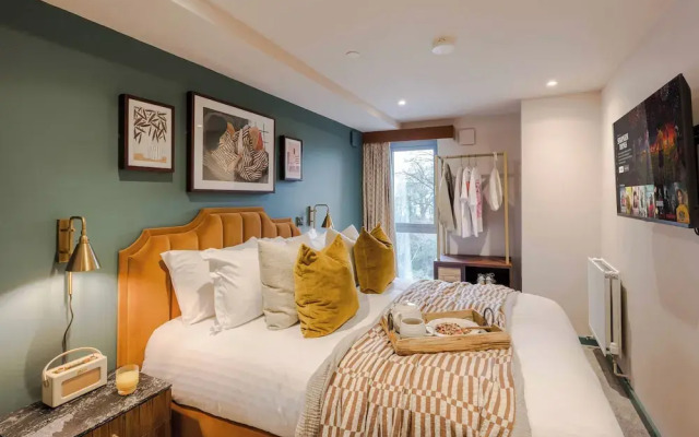 Waterside Living I Luxe Apartments