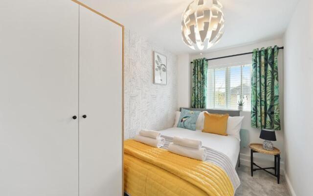 Tropical Inspired 2-Bedroom Flat