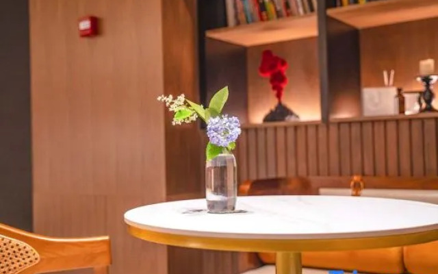 Shanghai Meiyi Hao Hotel (Fengxian Longhu Jinhui Tianjie Store)