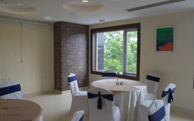 OYO 1651 Hotel Seetal