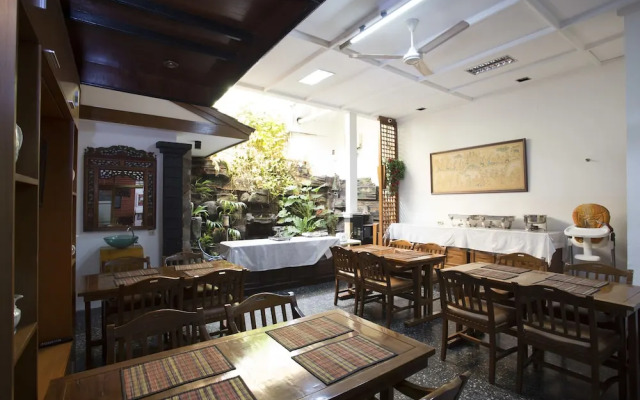 RedDoorz near Terminal Condong Catur 2