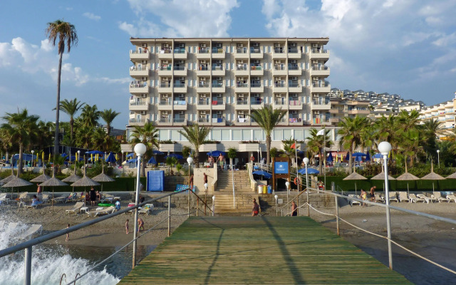 Aria Resort & Spa