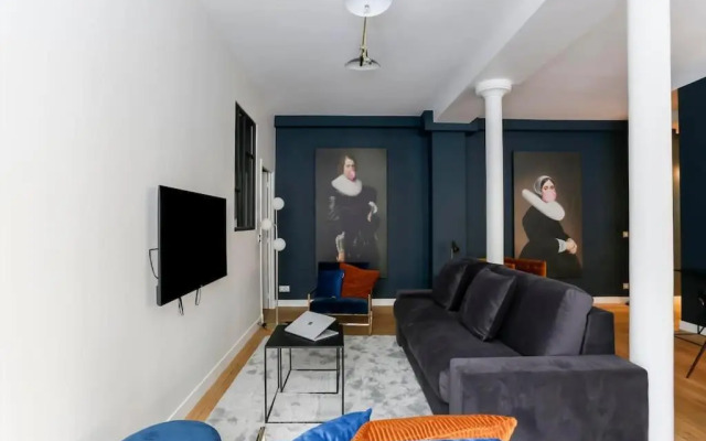Louvre / Palais Royal Luxury Three Bedroom Duplex
