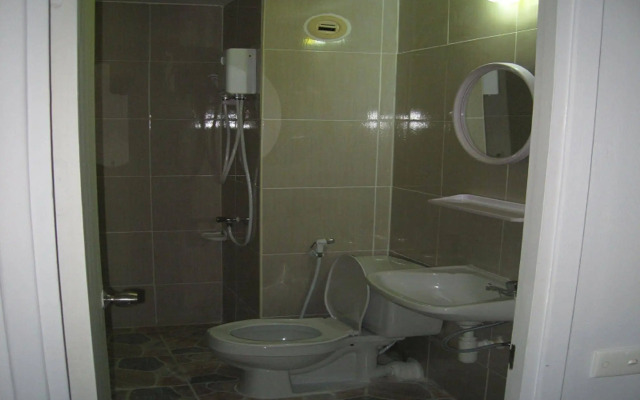 DMK Donmueang Airport Guesthouse