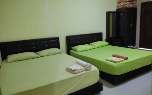 OYO Homes 90600 Ummi Chalet Dungun