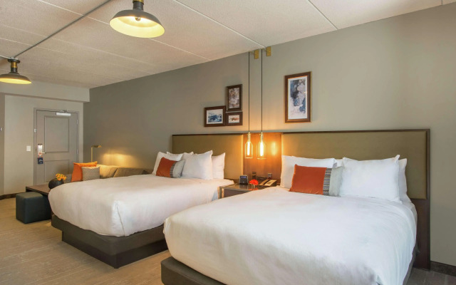 Hotel Saranac Curio Collection By Hilton