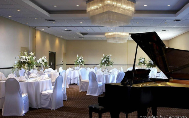 Sheraton Vancouver Guildford Hotel