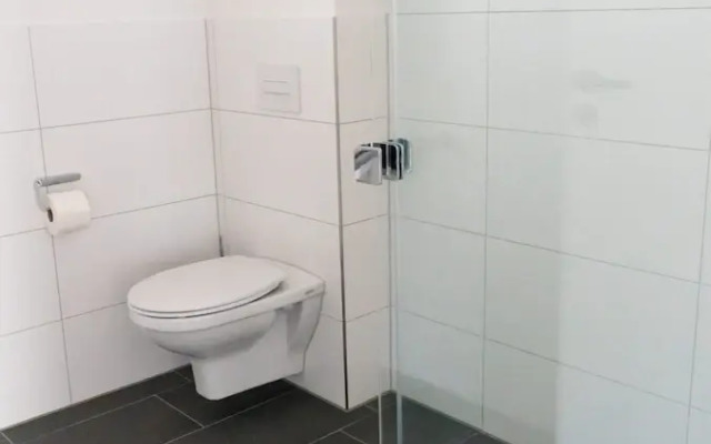 Lakefront Family Retreat